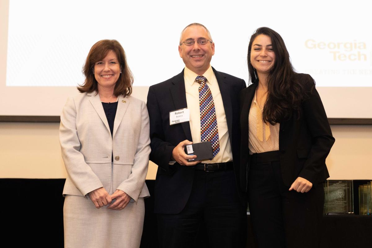 CoE Associate Dean Robert Butera (center) with Andrea Vargas (right), president of ANAK, and Lynn Durham (left), ANAK faculty advisor and associate vice president and chief of staff for the President's Office.